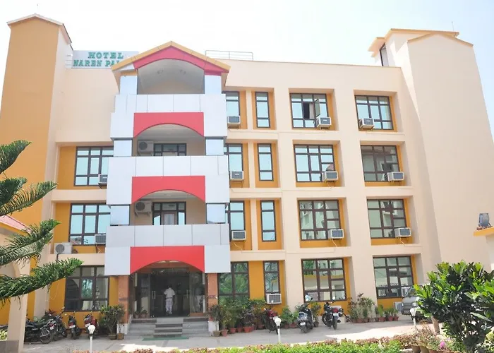 Arya Palace