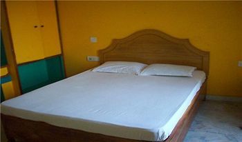 Arya Palace Hotel